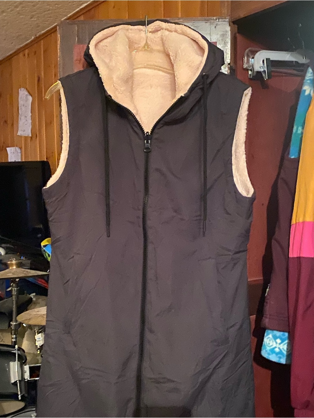 Women’s Full Length Green Sleeveless Puffer Vest with Cream Sherpa Hood